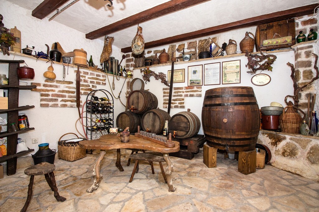 billiard & game room